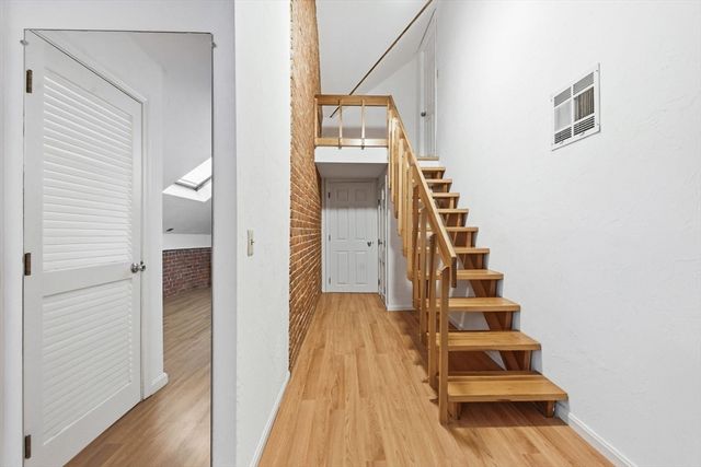 321 Plantation St 300, Worcester, MA 01604
