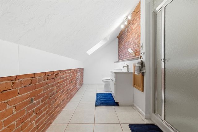321 Plantation St 300, Worcester, MA 01604