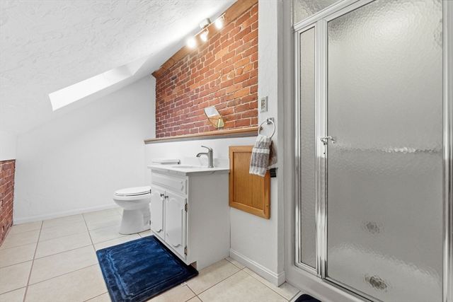 321 Plantation St 300, Worcester, MA 01604