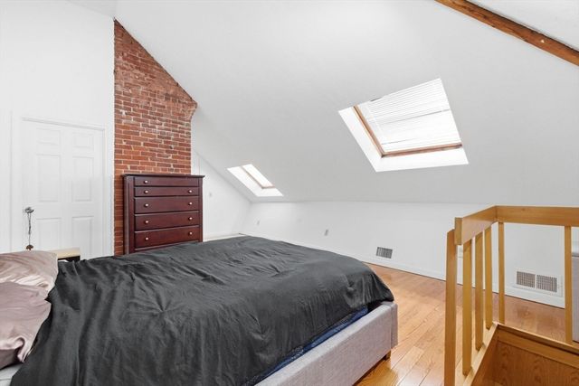 321 Plantation St 300, Worcester, MA 01604