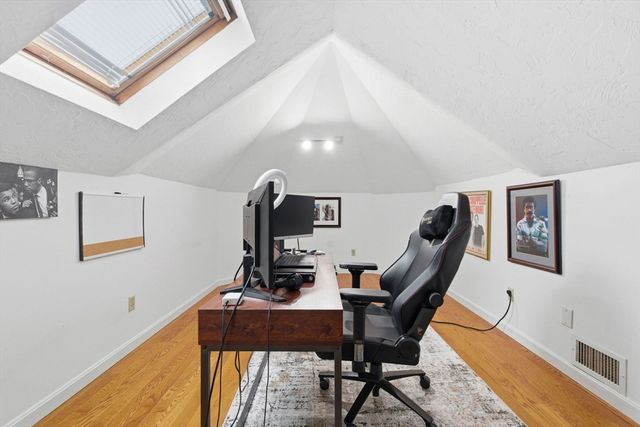 321 Plantation St 300, Worcester, MA 01604