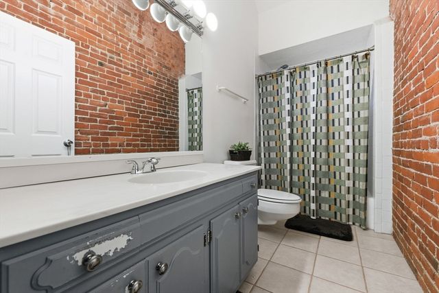 321 Plantation St 300, Worcester, MA 01604