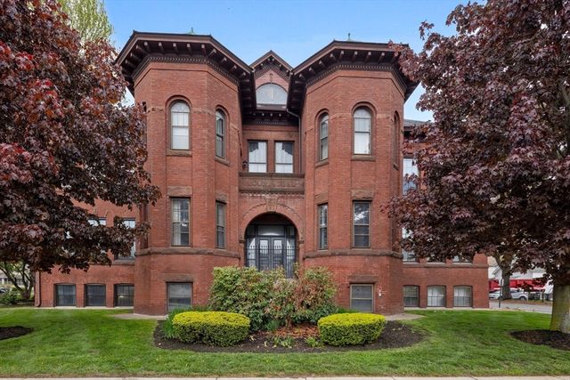 321 Plantation St 300, Worcester, MA 01604