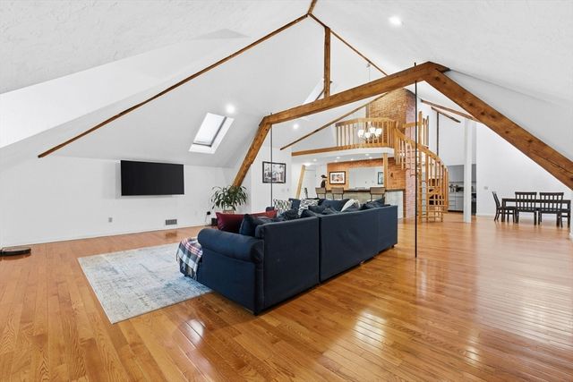321 Plantation St 300, Worcester, MA 01604