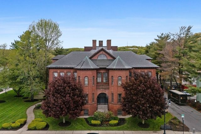 321 Plantation St 300, Worcester, MA 01604