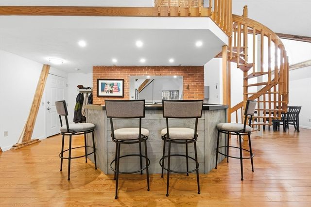 321 Plantation St 300, Worcester, MA 01604
