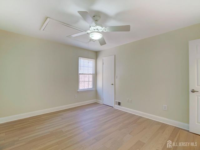 153 Wycoff Way W, East Brunswick, NJ 08816