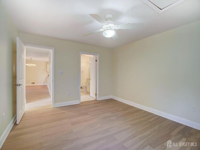 153 Wycoff Way W, East Brunswick, NJ 08816