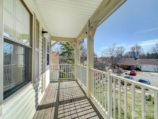 153 Wycoff Way W, East Brunswick, NJ 08816