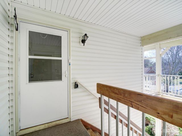 153 Wycoff Way W, East Brunswick, NJ 08816