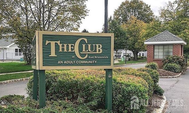 153 Wycoff Way W, East Brunswick, NJ 08816