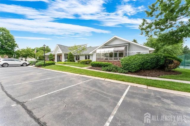 153 Wycoff Way W, East Brunswick, NJ 08816