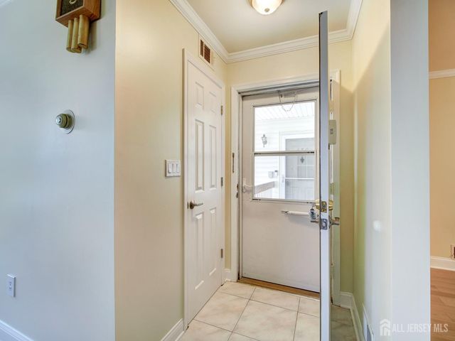 153 Wycoff Way W, East Brunswick, NJ 08816