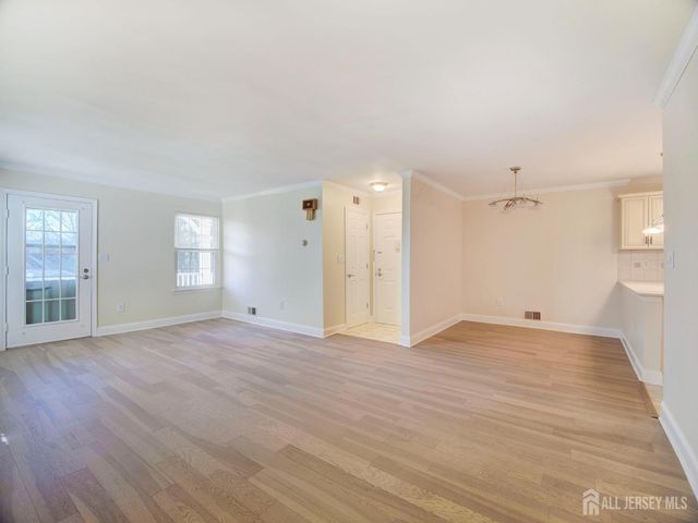 153 Wycoff Way W, East Brunswick, NJ 08816