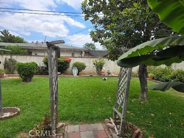 1325 Perris, San Bernardino, CA 92411