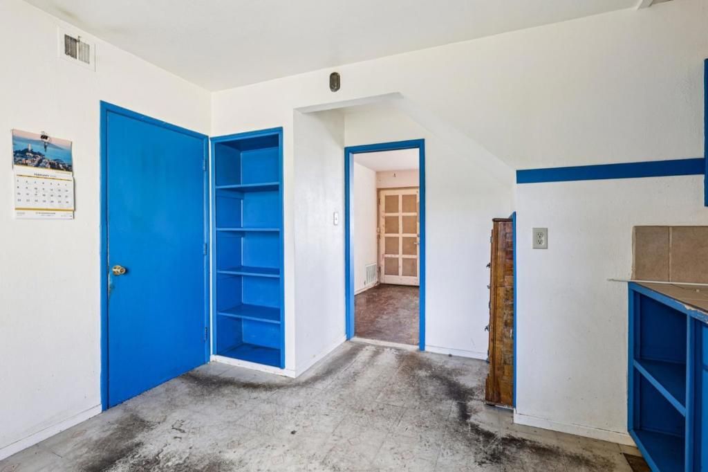 Image 11 of property listing at 483 Heathcliff Drive, Pacifica, CA 94044