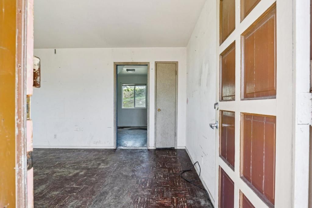 Image 12 of property listing at 483 Heathcliff Drive, Pacifica, CA 94044