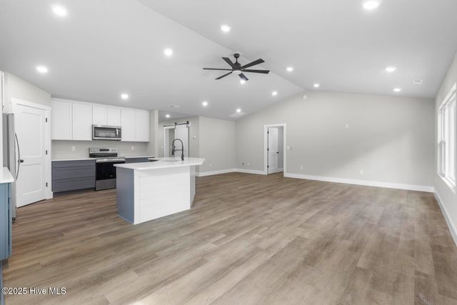313 Pinewood Drive, Jacksonville, NC 28546
