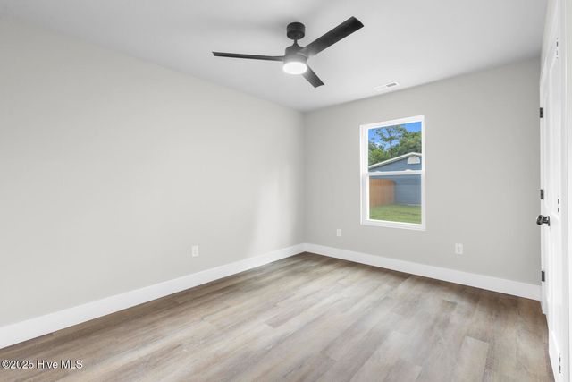 313 Pinewood Drive, Jacksonville, NC 28546