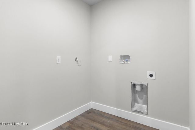 313 Pinewood Drive, Jacksonville, NC 28546