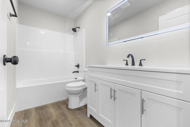 313 Pinewood Drive, Jacksonville, NC 28546