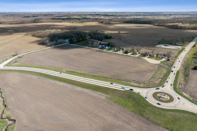 Cedar Heights Drive, Cedar Falls, IA 50613