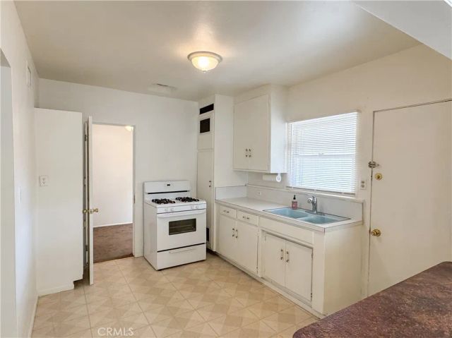 2310 B Street, Bakersfield, CA 93301