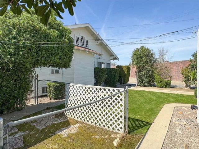 2310 B Street, Bakersfield, CA 93301