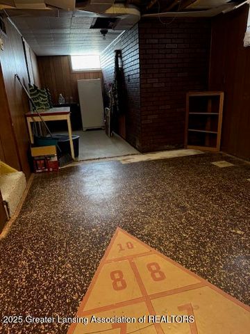 1120 Kelsey Avenue, Lansing, MI 48910