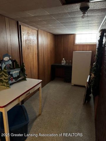 1120 Kelsey Avenue, Lansing, MI 48910