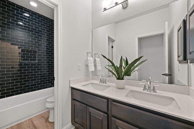 6728 Vicenza DR, Austin, TX 78739