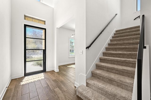 6728 Vicenza DR, Austin, TX 78739