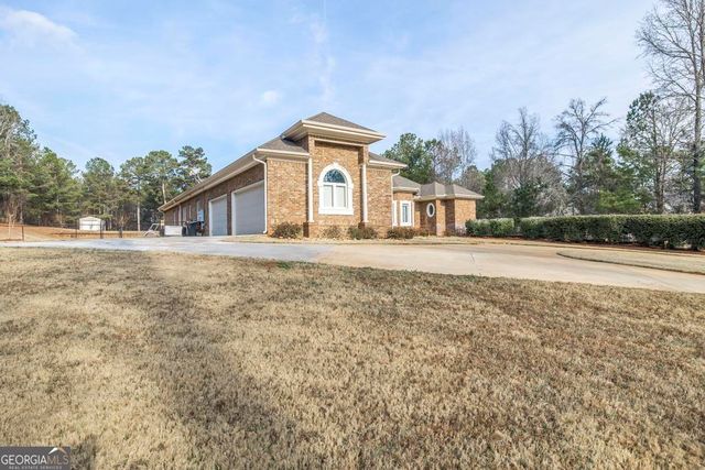 304 Deer Creek Drive, Forsyth, GA 31029