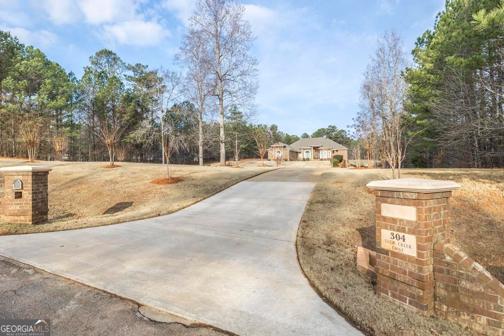 304 Deer Creek Drive, Forsyth, GA 31029