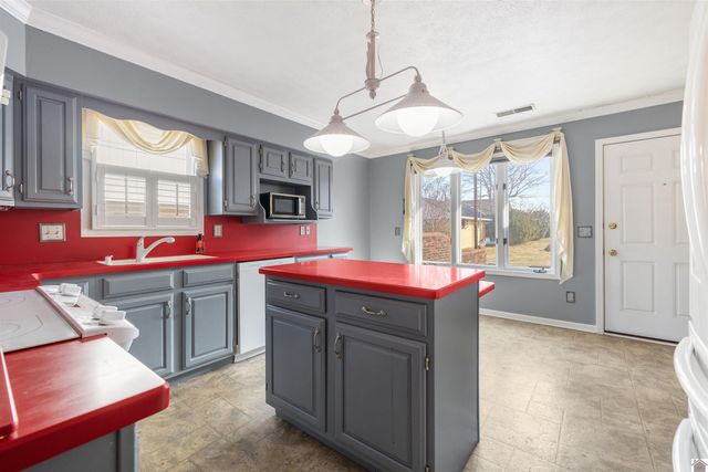 310 S. Walker St., Marion, KY 42064