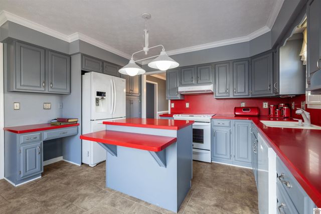 310 S. Walker St., Marion, KY 42064