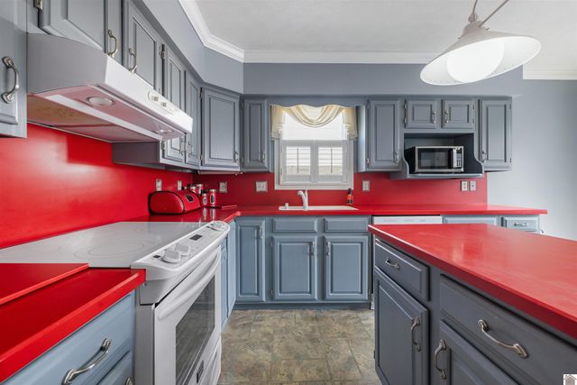 310 S. Walker St., Marion, KY 42064