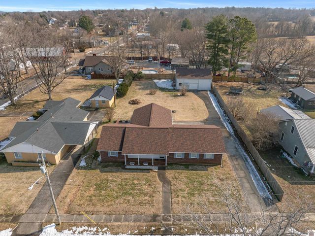 310 S. Walker St., Marion, KY 42064