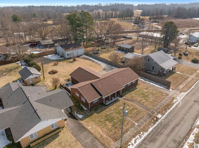 310 S. Walker St., Marion, KY 42064