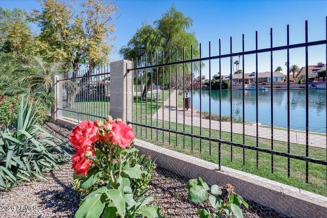 2533 W LAGUNA AZUL Avenue, Mesa, AZ 85202