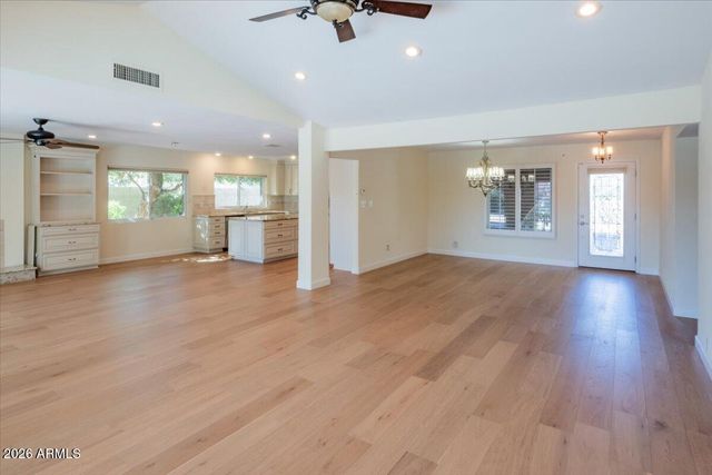 2533 W LAGUNA AZUL Avenue, Mesa, AZ 85202