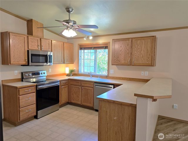 51 SE Cabana Avenue, Shelton, WA 98584