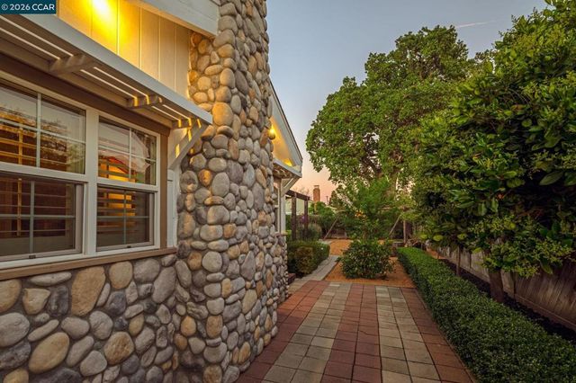 3754 Walnut Ave, Concord, CA 94519