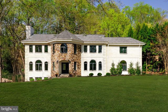9200 HOLLYOAK DR, Bethesda, MD 20817
