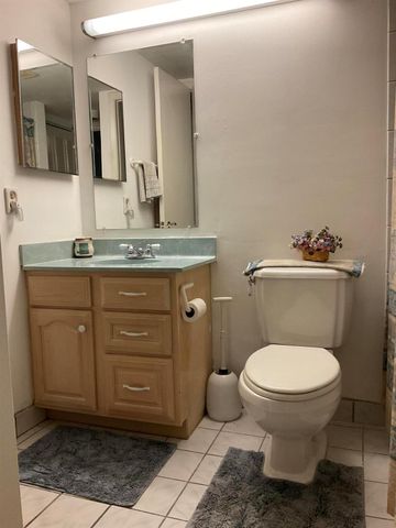 337 Knotty Pine Circle B-1, Greenacres, FL 33463