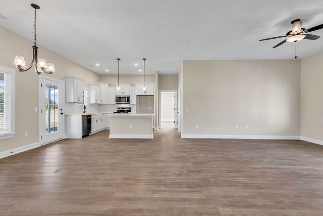 982 Inglewood Dr., Loris, SC 29569