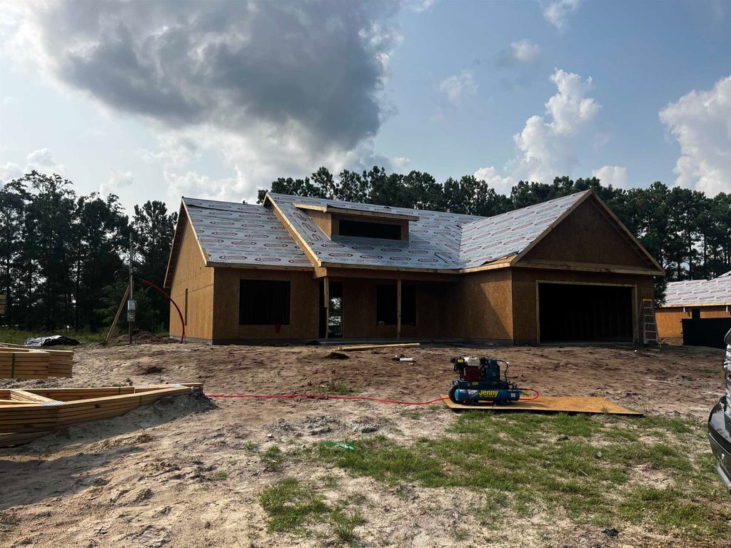 982 Inglewood Dr., Loris, SC 29569