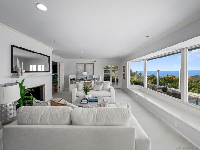 7753 Via Capri, La Jolla, CA 92037