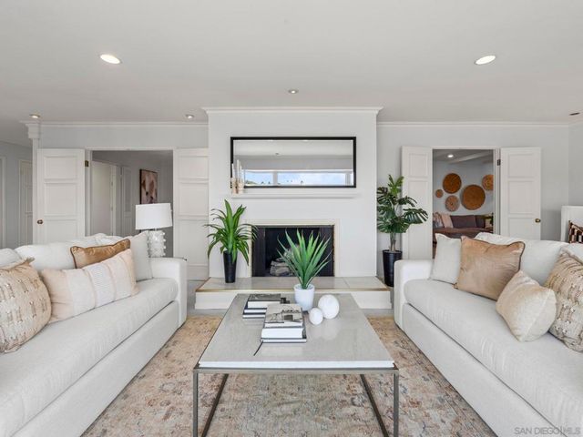 7753 Via Capri, La Jolla, CA 92037