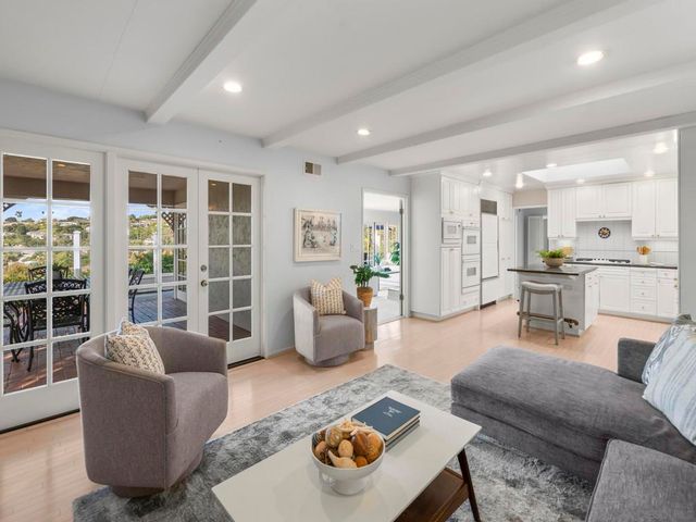 7753 Via Capri, La Jolla, CA 92037